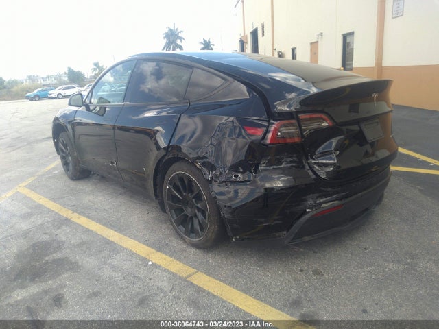 Tesla Model Y Long Range 2022 7SAYGDEE7NF386969 Image 3