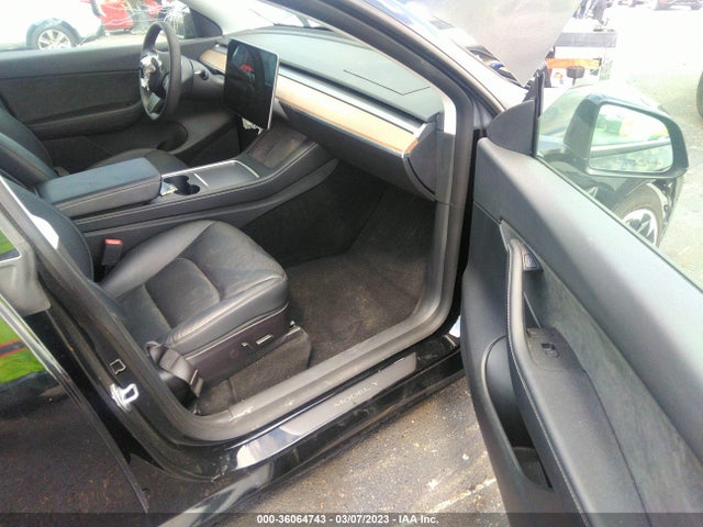 Tesla Model Y Long Range 2022 7SAYGDEE7NF386969 Image 5