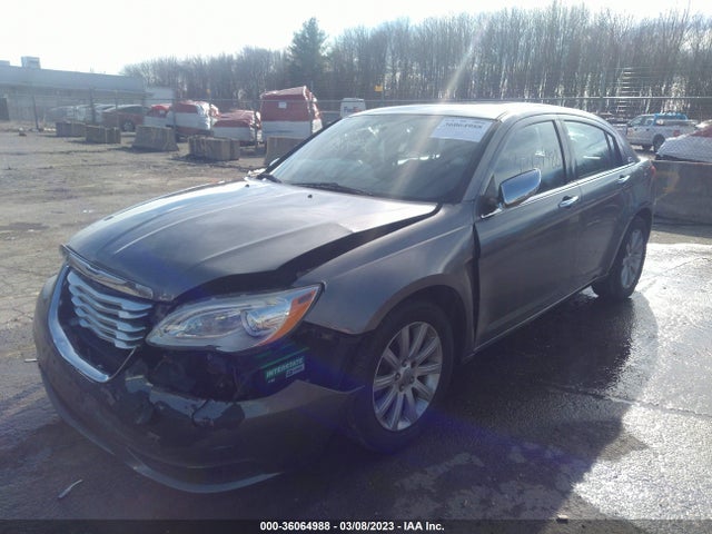 Chrysler 200 Limited 2013 1C3CCBCG9DN633408 Image 2