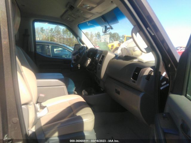 5BZAF0AA1FN852251 Nissan Nvp Sl
