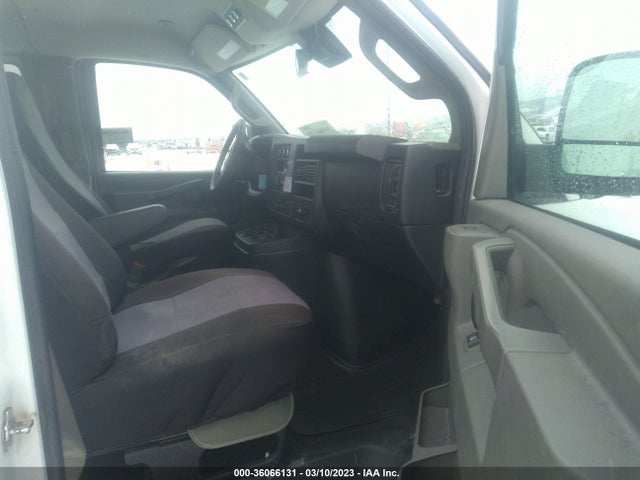 Chevrolet Express Passenger Lt 2019 1GAZGPFG6K1304567 Image 5
