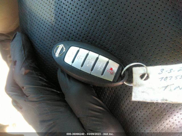 5N1AT2MV5KC707556 Nissan Rogue Sl