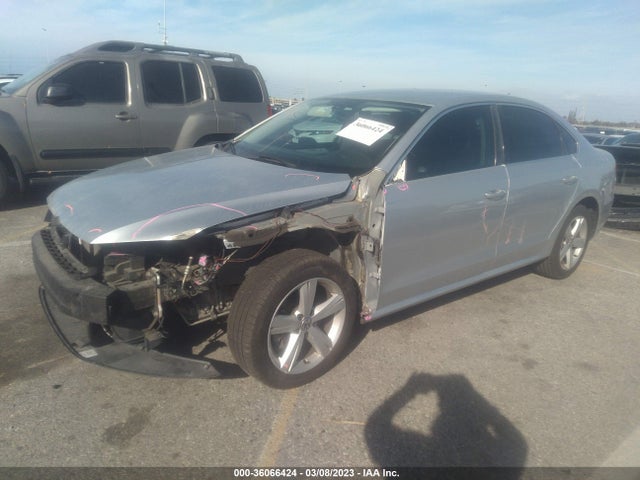 Volkswagen PASSAT SE 2013 1VWBP7A3XDC090703 Image 2