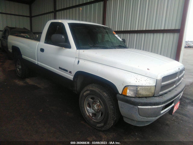 Dodge RAM 1500 2000 1B7HC16XXYS536281 main image