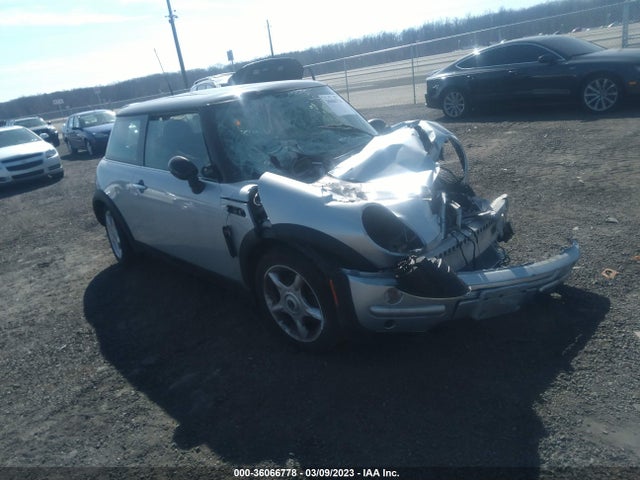 2002 MINI COOPER HARDTOP WMWRC33432TC37002 Photo 0