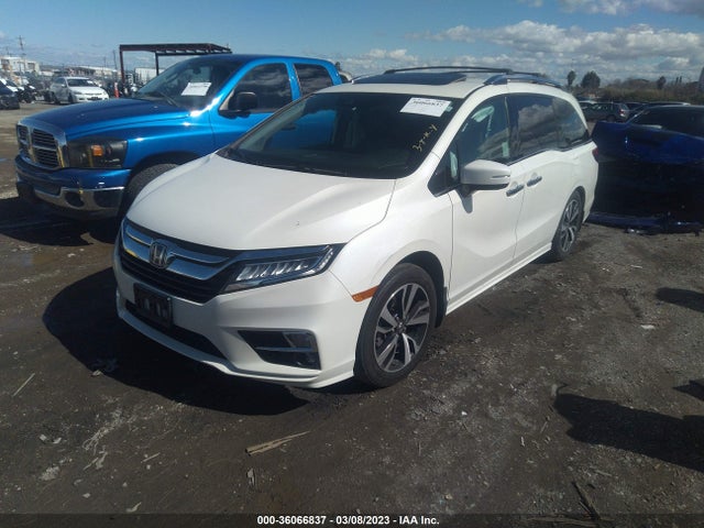 Honda Odyssey Elite 2018 5FNRL6H92JB038255 Image 2