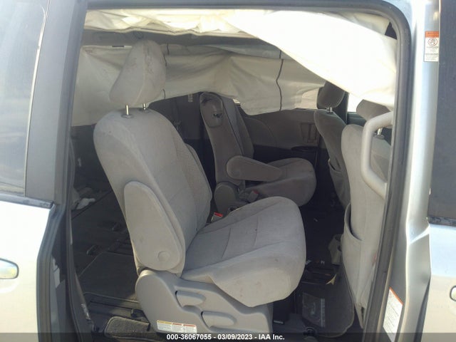 2018 Toyota Sienna, VIN: 5TDKZ3DC2JS904595