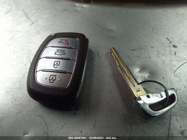 Hyundai Elantra Limited 2016 KMHDH4AE9GU553417 Image 3