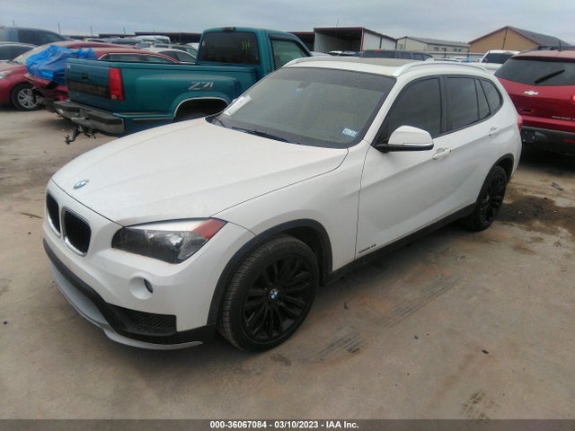BMW X1 Sdrive28i 2015 WBAVM1C50FV315266 Image 2