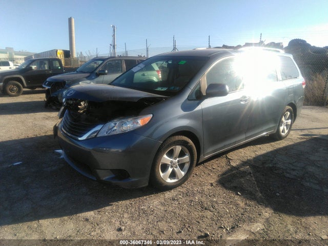 Toyota SIENNA LE 2014 5TDKK3DC1ES442654 Image 2