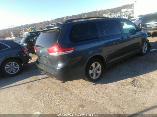 Toyota SIENNA LE 2014 5TDKK3DC1ES442654 Image 4