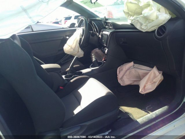 JTKJF5C78GJ014461 Scion TC