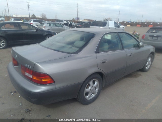 JT8BF28GXW0130525 Lexus ES 300 LUXURY SPORT SDN