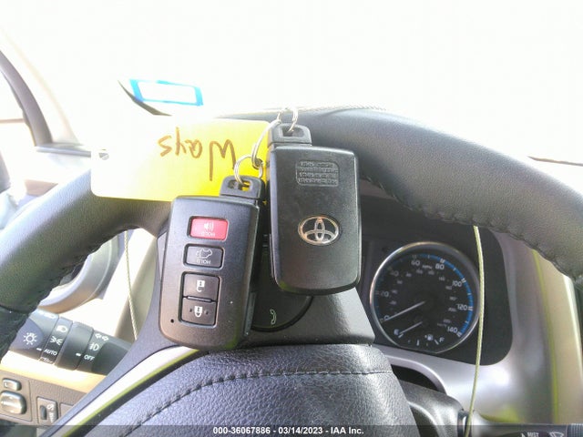 2017 Toyota RAV4, VIN: 2T3YFREV8HW368945