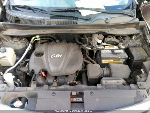 KNDPCCAC4E7613043 KIA Sportage Ex
