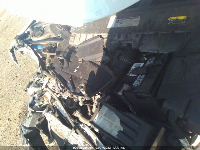 1VWAA7A32JC001716 Volkswagen Passat 2.0t S/r-line