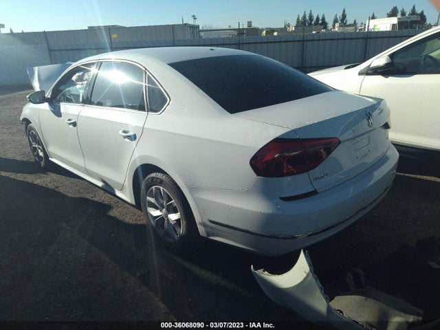 1VWAA7A32JC001716 Volkswagen Passat 2.0t S/r-line