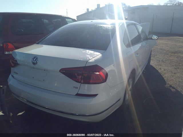 1VWAA7A32JC001716 Volkswagen Passat 2.0t S/r-line