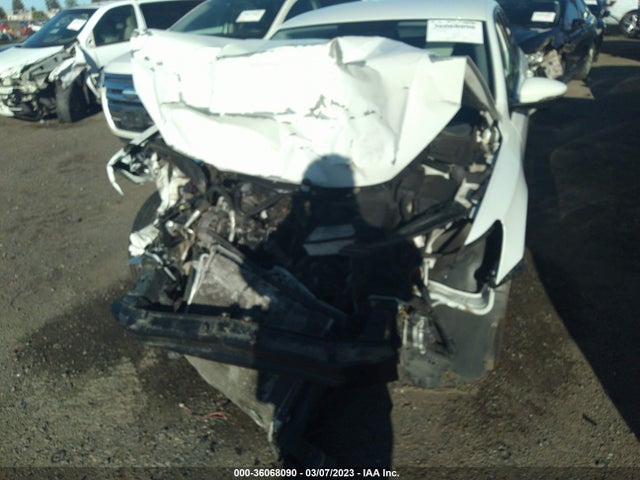 1VWAA7A32JC001716 Volkswagen Passat 2.0t S/r-line