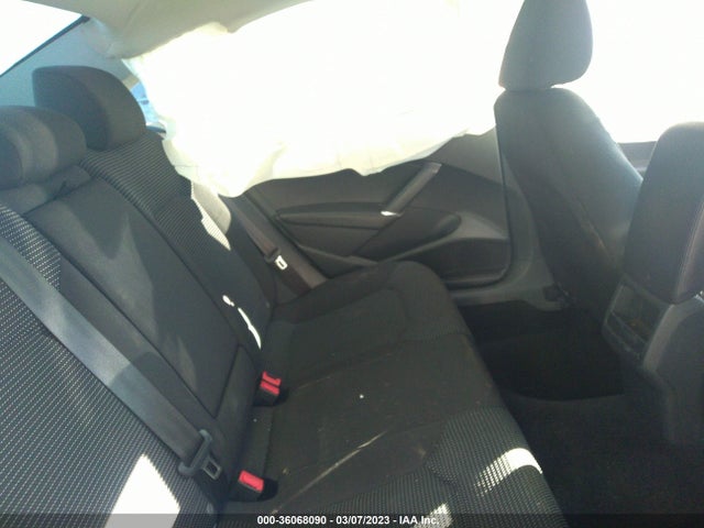 1VWAA7A32JC001716 Volkswagen Passat 2.0t S/r-line
