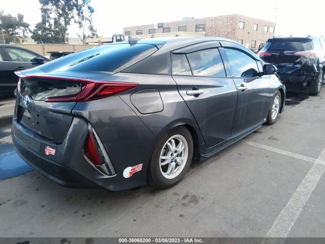 2017 Toyota Prius, VIN: JTDKARFP2H3044655