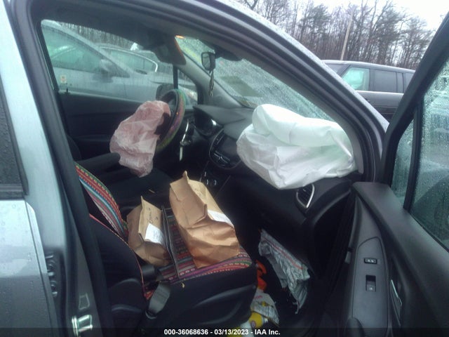 Chevrolet TRAX LS 2020 3GNCJKSB4LL199105 Image 5