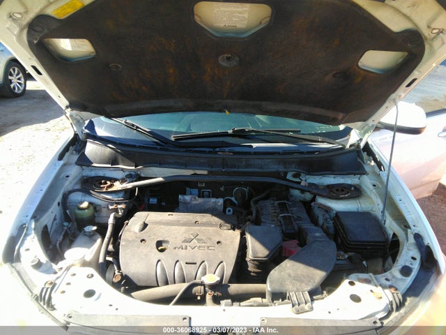 JA4LT21WX8Z006537 Mitsubishi Outlander Es