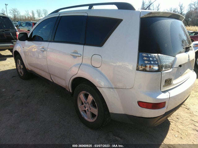 JA4LT21WX8Z006537 Mitsubishi Outlander Es