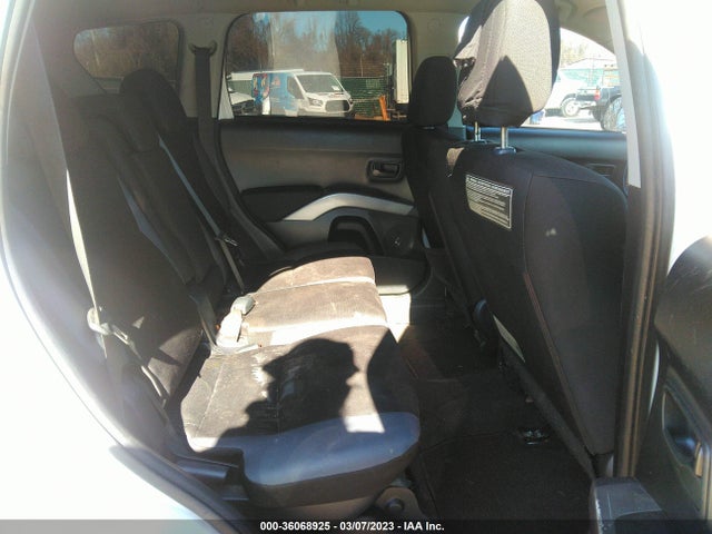 JA4LT21WX8Z006537 Mitsubishi Outlander Es