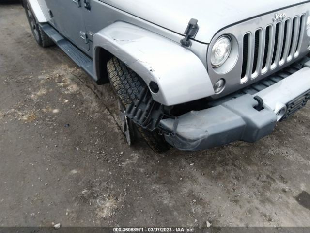 1C4HJWEG4HL636472 Jeep Wrangler Unlimited Sahara