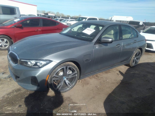 BMW 3 Series 330e 2023 3MW39FF00P8D05721 Image 2