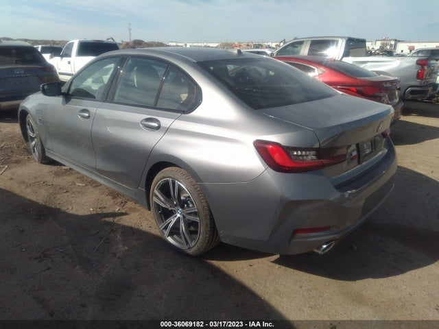 BMW 3 Series 330e 2023 3MW39FF00P8D05721 Image 3