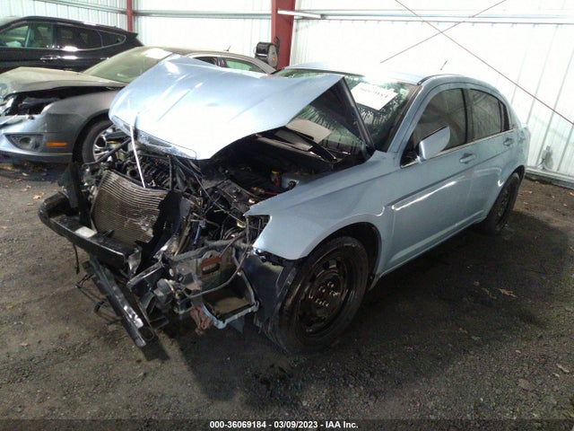 2013 CHRYSLER 200 LX VIN: 1C3CCBAB1DN641641