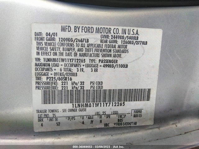 Lincoln Town Car Executive 2001 1LNHM81W11Y712265 Image 9