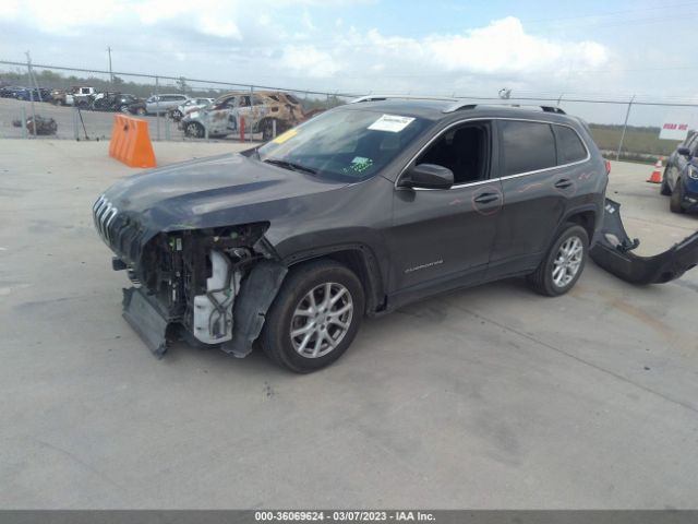 1C4PJLCB2GW275080 Jeep Cherokee Latitude