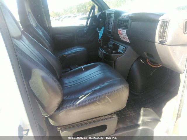 2002 CHEVROLET EXPRESS VAN VIN: 1GAHG39R821241070