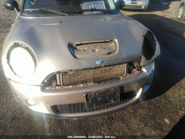 2009 MINI COOPER CLUBMAN S VIN: WMWMM33569TP93649
