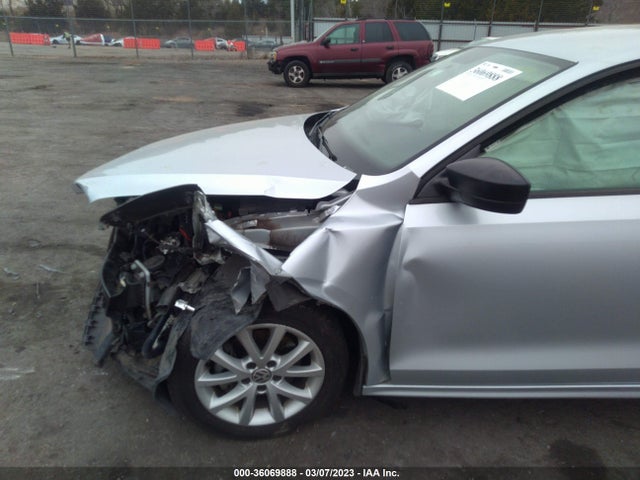 3VWD17AJ9FM211134 Volkswagen Jetta Sedan 1.8t Se