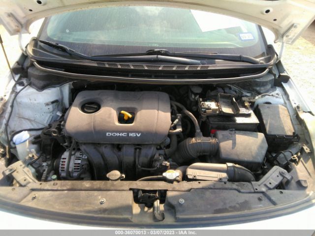 3KPFK4A7XJE256856 KIA FORTE LX