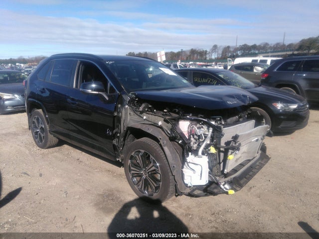 2022 Toyota RAV4, VIN: JTMFB3FV5ND077049
