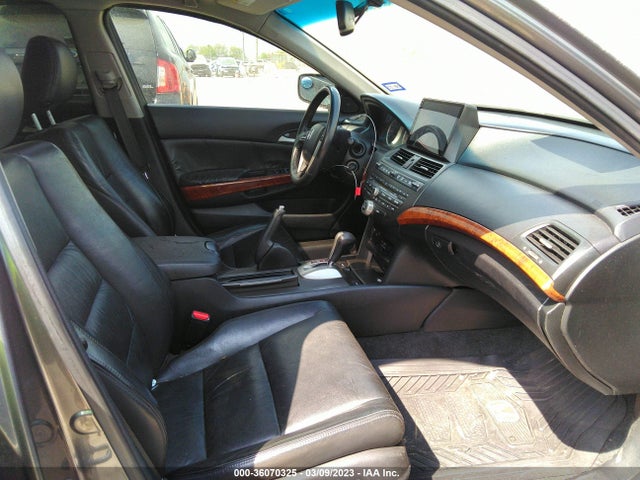 2011 HONDA ACCORD SDN EX-L VIN: 1HGCP2F80BA049117