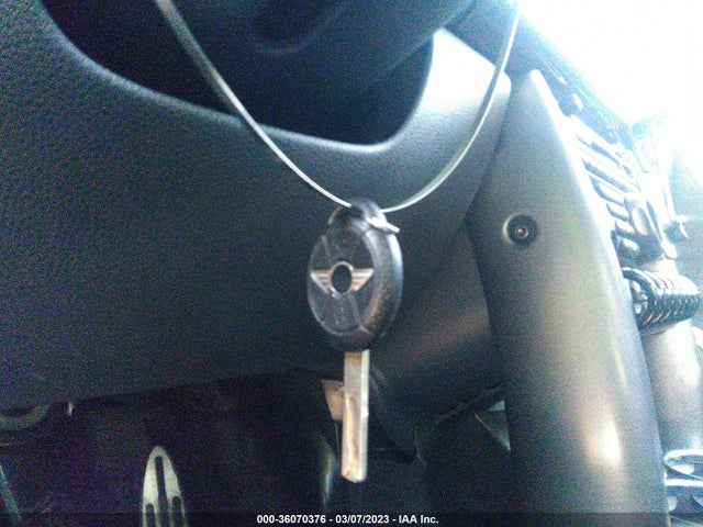 2006 MINI COOPER S WMWRE335X6TL16110 Photo 10