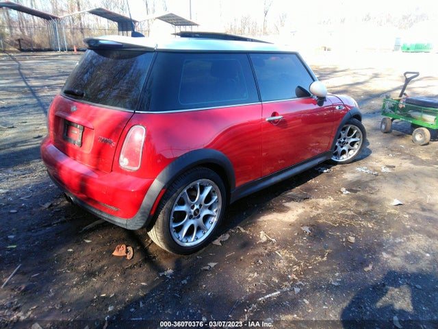2006 MINI COOPER S WMWRE335X6TL16110 Photo 3