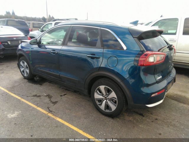 KNDCB3LC2J5164790 KIA NIRO LX