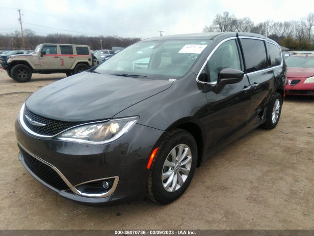 Chrysler Pacifica Touring Plus 2018 2C4RC1FG2JR314930 Image 2