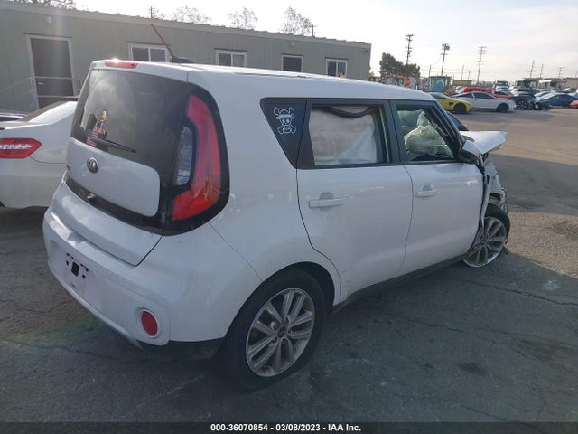 KIA SOUL + 2018 KNDJP3A56J7558374 Image 4