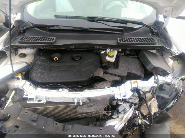 1FMCU9J91GUC27750 Ford Escape Titanium