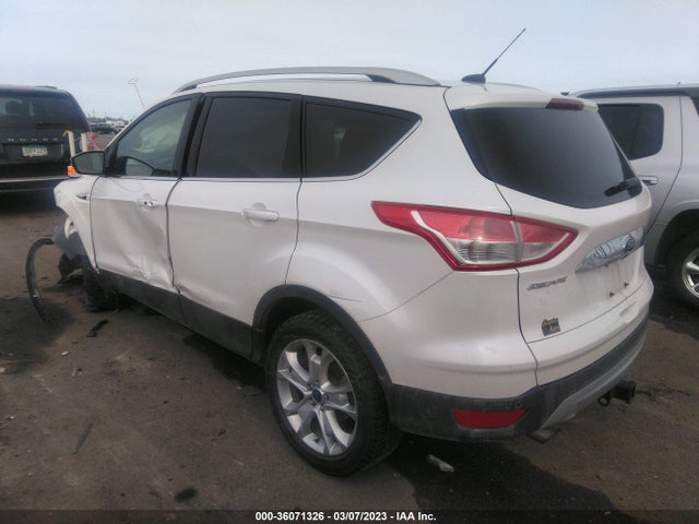 1FMCU9J91GUC27750 Ford Escape Titanium