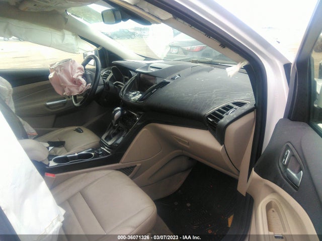 1FMCU9J91GUC27750 Ford Escape Titanium