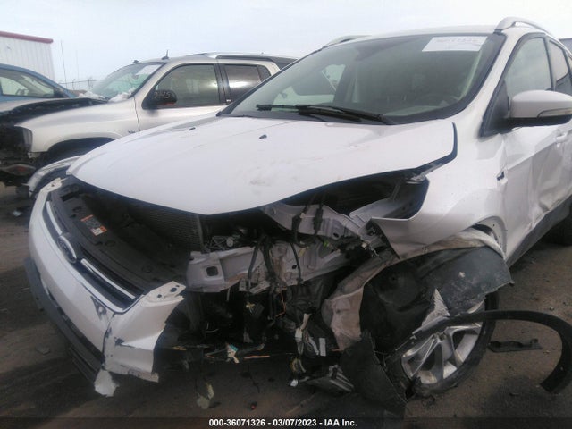 1FMCU9J91GUC27750 Ford Escape Titanium